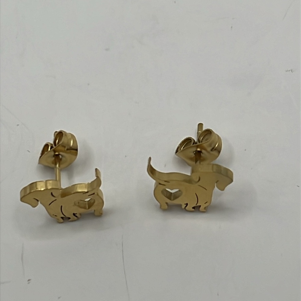 Gold dog Dachshund Earrings with heart cutout.  NWOT - Picture 2 of 5